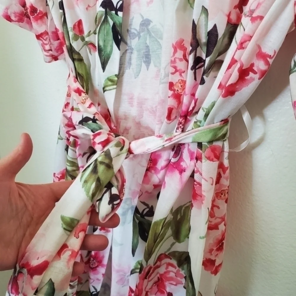 Show Me Your MuMu Women's‎ Brie Short Sleeve Robe Pink Floral Garden of Blooms